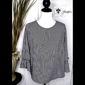 3/$30 Monteau Black & White Stripe Front Pleat Back Keyhole Blouse Size XL